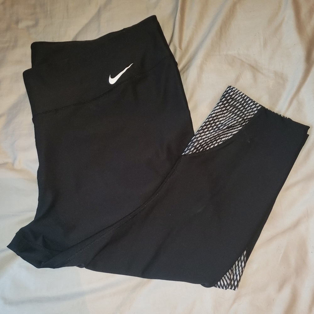 NIKE Black Athletic Capri Pants Womens 3X
